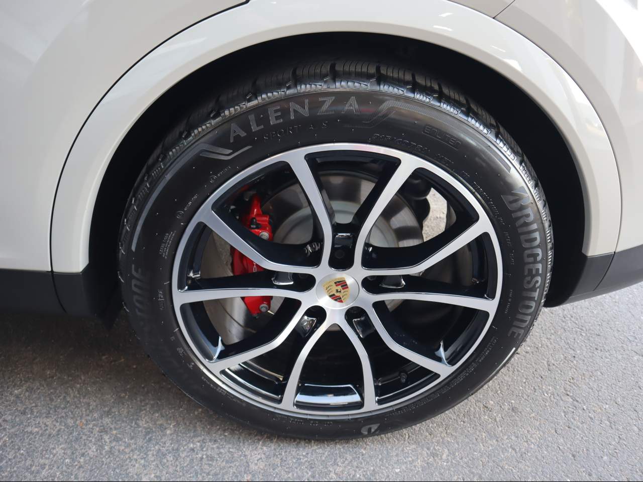 2024 Porsche Cayenne S