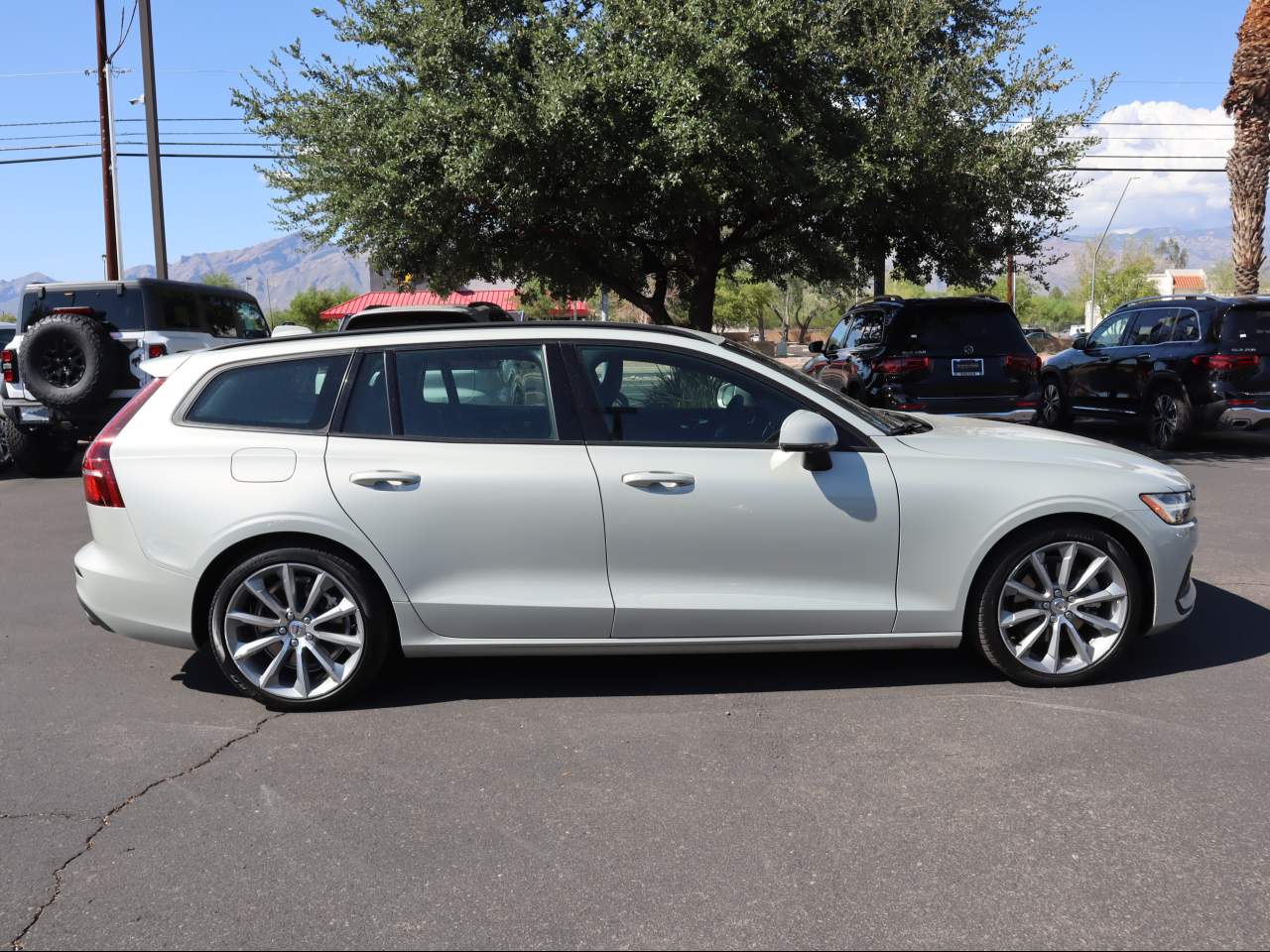 2020 Volvo V60 T5 Momentum