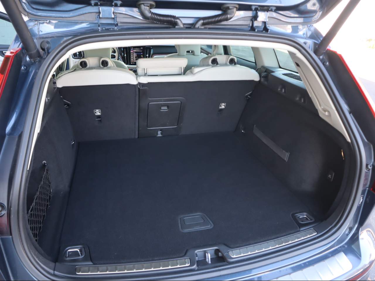 2020 Volvo V60 T5 Momentum