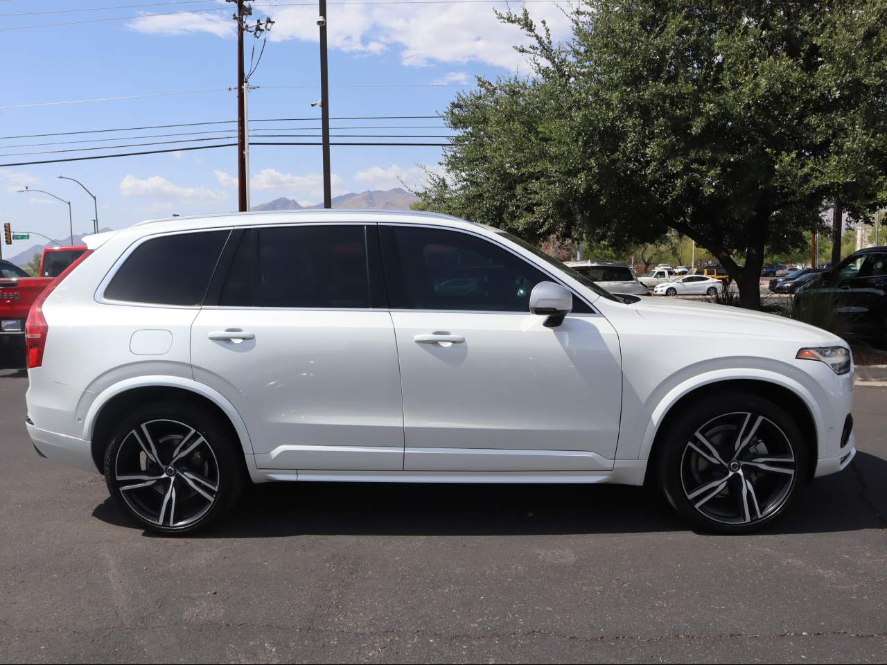 2017 Volvo XC90 T5 R-Design