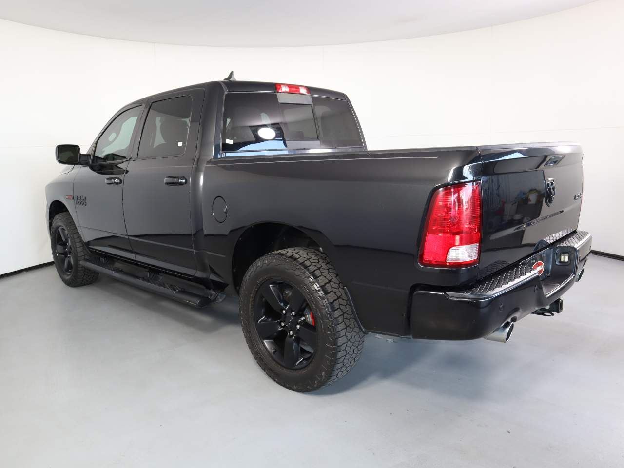 2018 Ram 1500 SLT Crew Cab