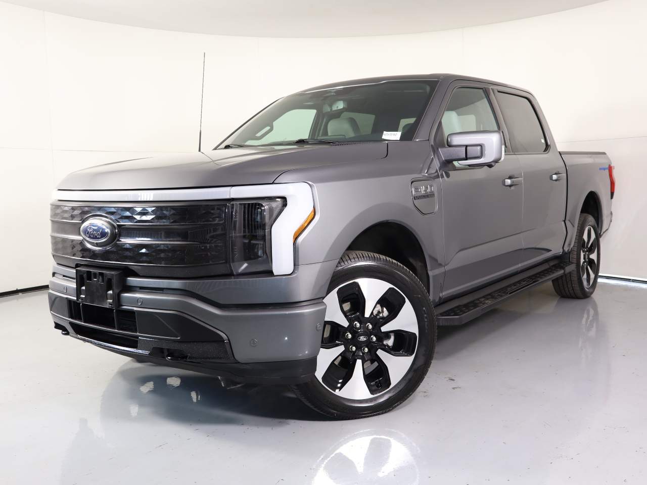 2023 Ford F-150 Lightning Platinum Crew Cab