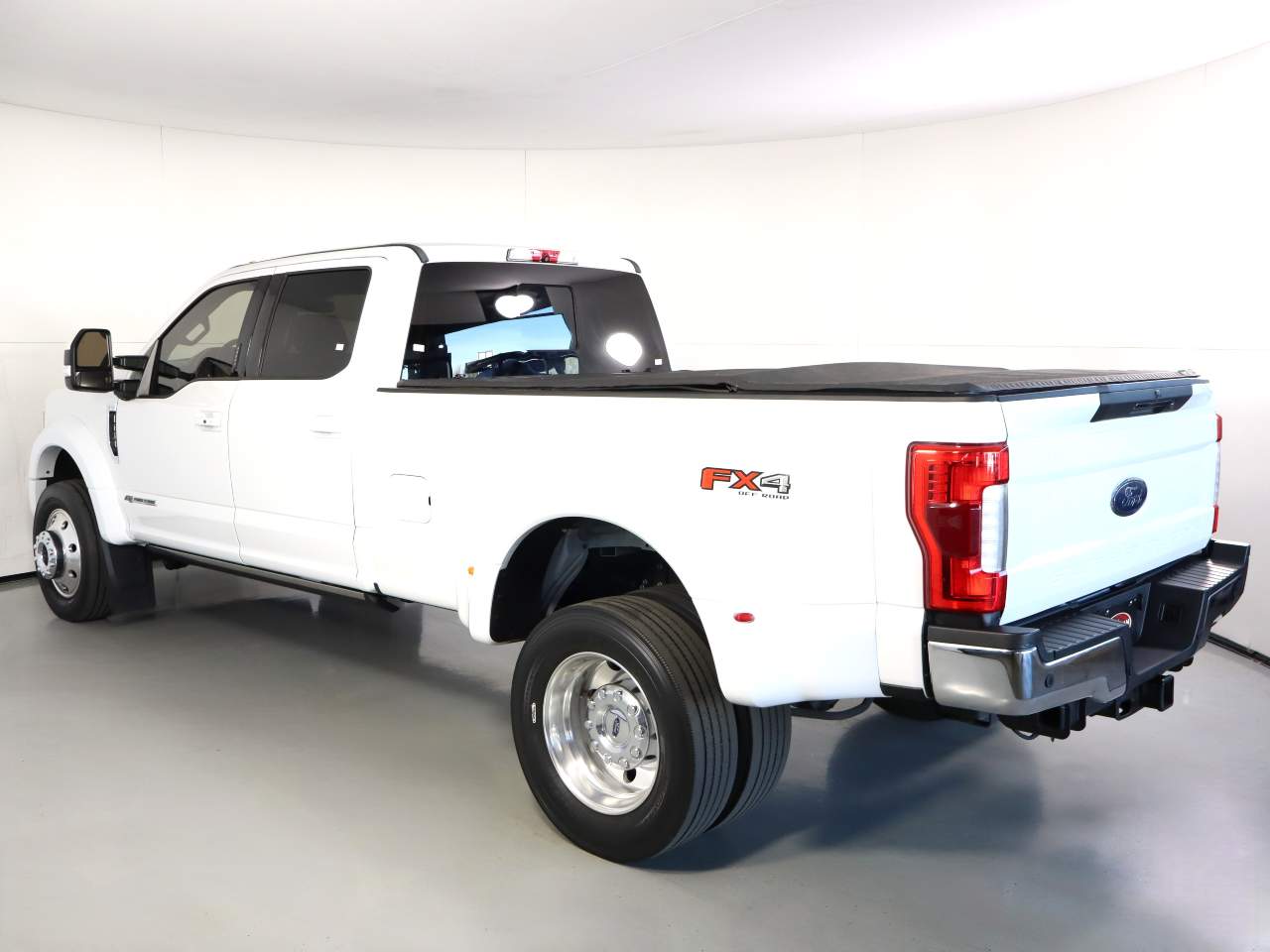 2019 Ford F-450 Super Duty Lariat Crew Cab