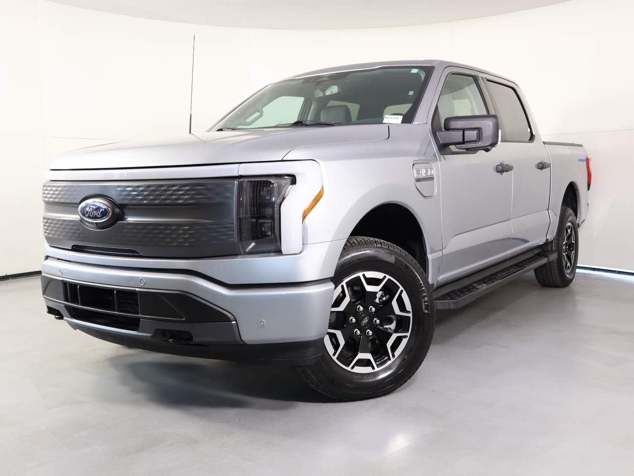 2023 Ford F-150 Lightning XLT Crew Cab