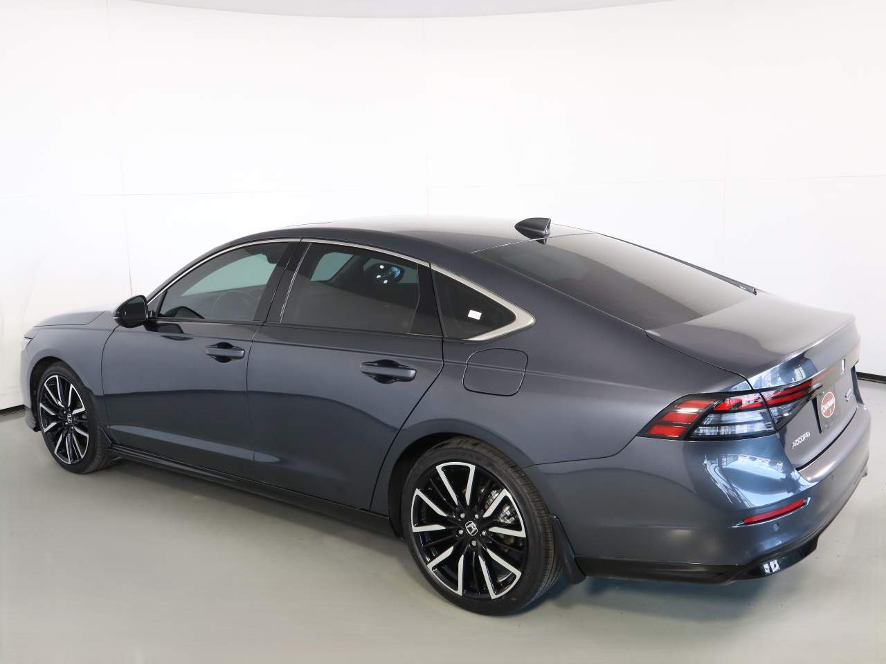 2025 Honda Accord Hybrid Touring - Photo 3