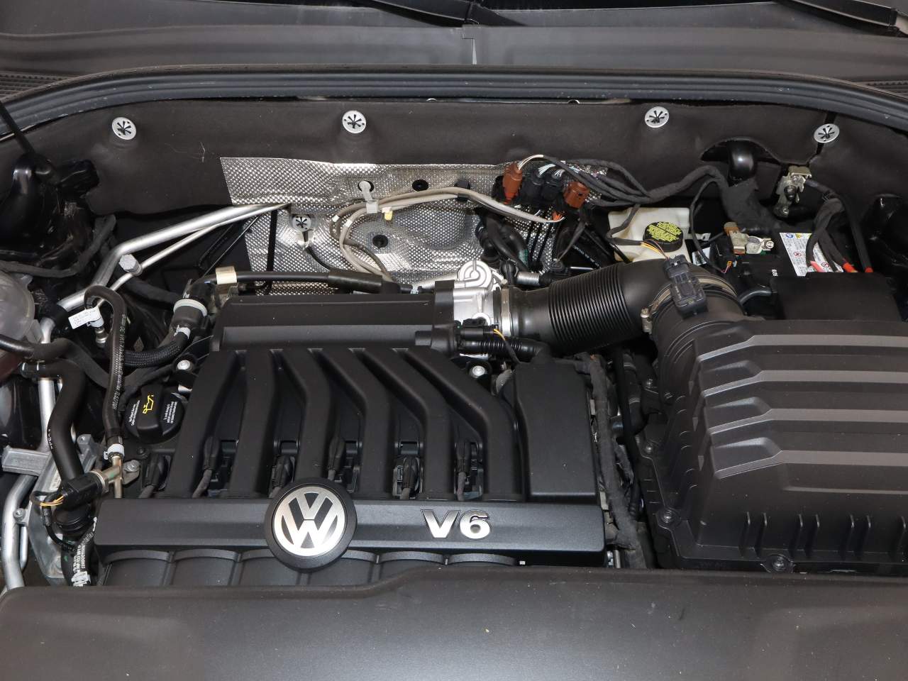 2023 Volkswagen Atlas Cross Sport V6 SEL Premium R-Line 4Motion