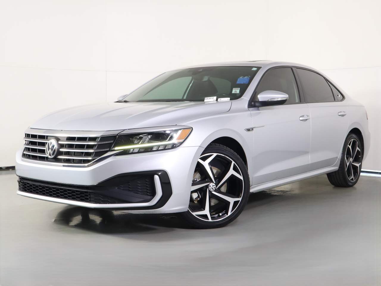 2021 Volkswagen Passat R-Line