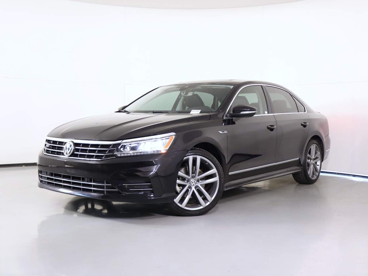2019 Volkswagen Passat SE R-Line