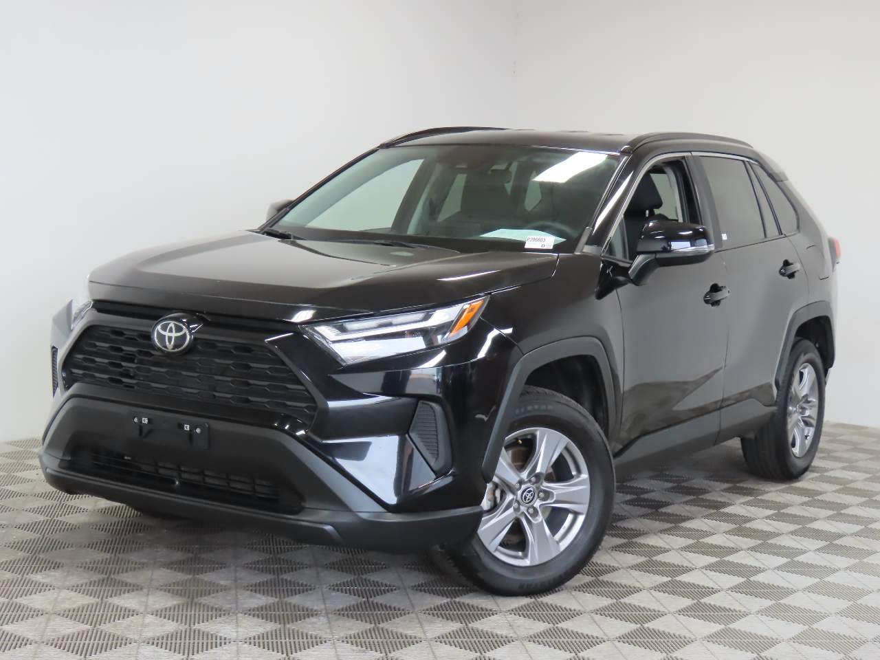 2024 Toyota RAV4 XLE AWD's photo