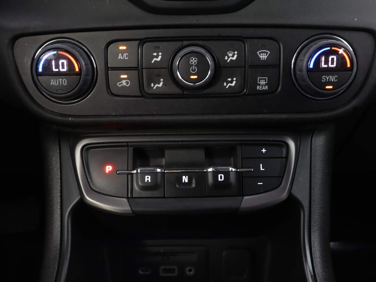 2024 GMC Terrain AT4 - Photo 11