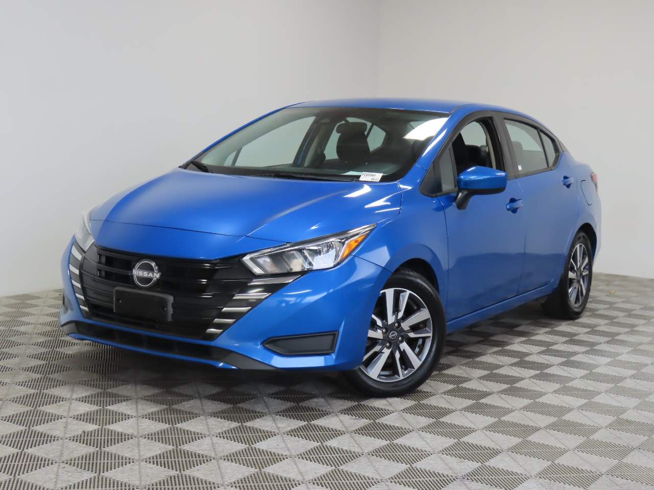 2023 Nissan Versa SV