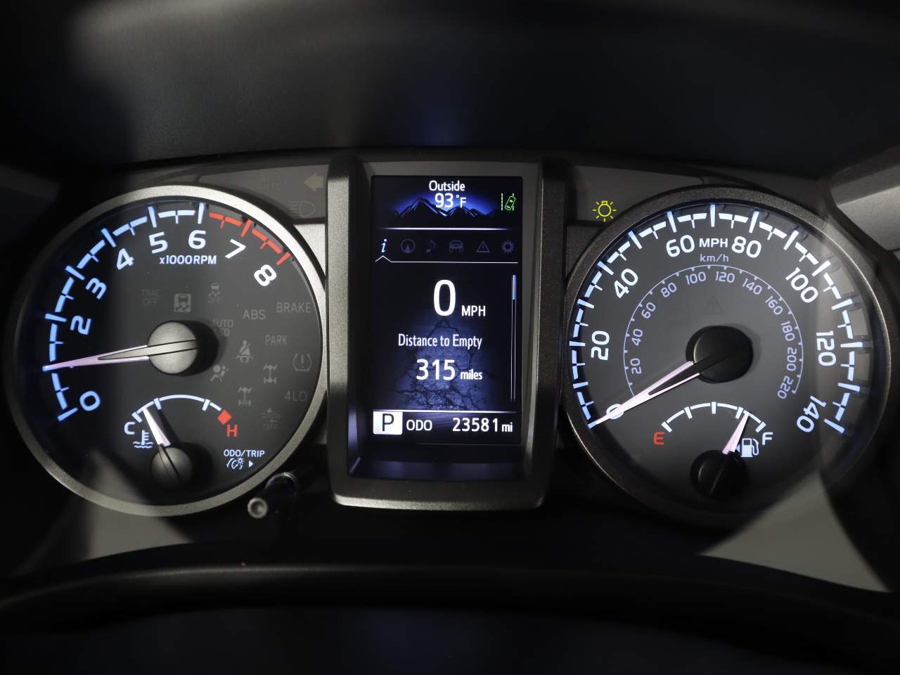 2022 Toyota Tacoma TRD Pro - Photo 9