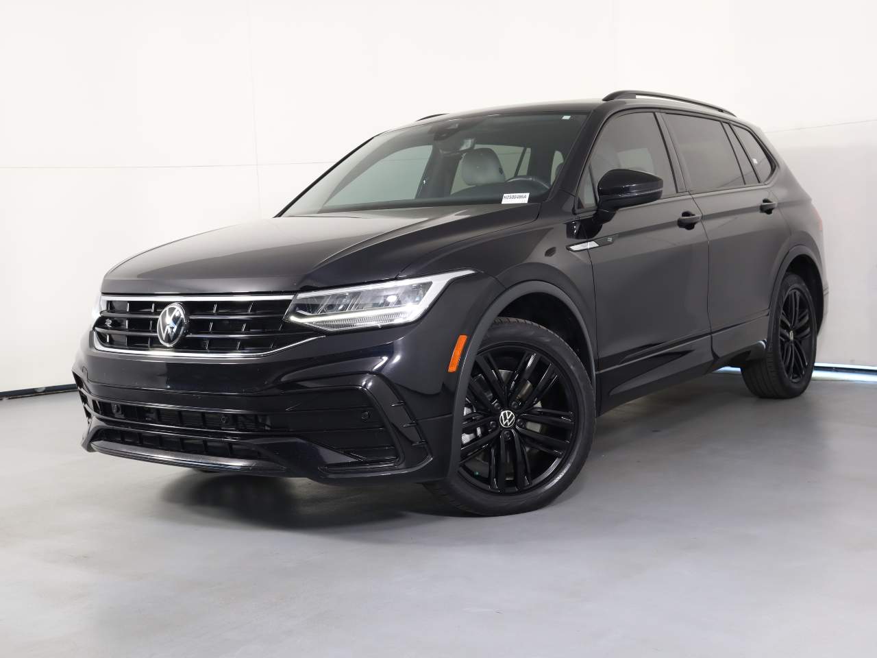 2022 Volkswagen Tiguan SE R-Line Black