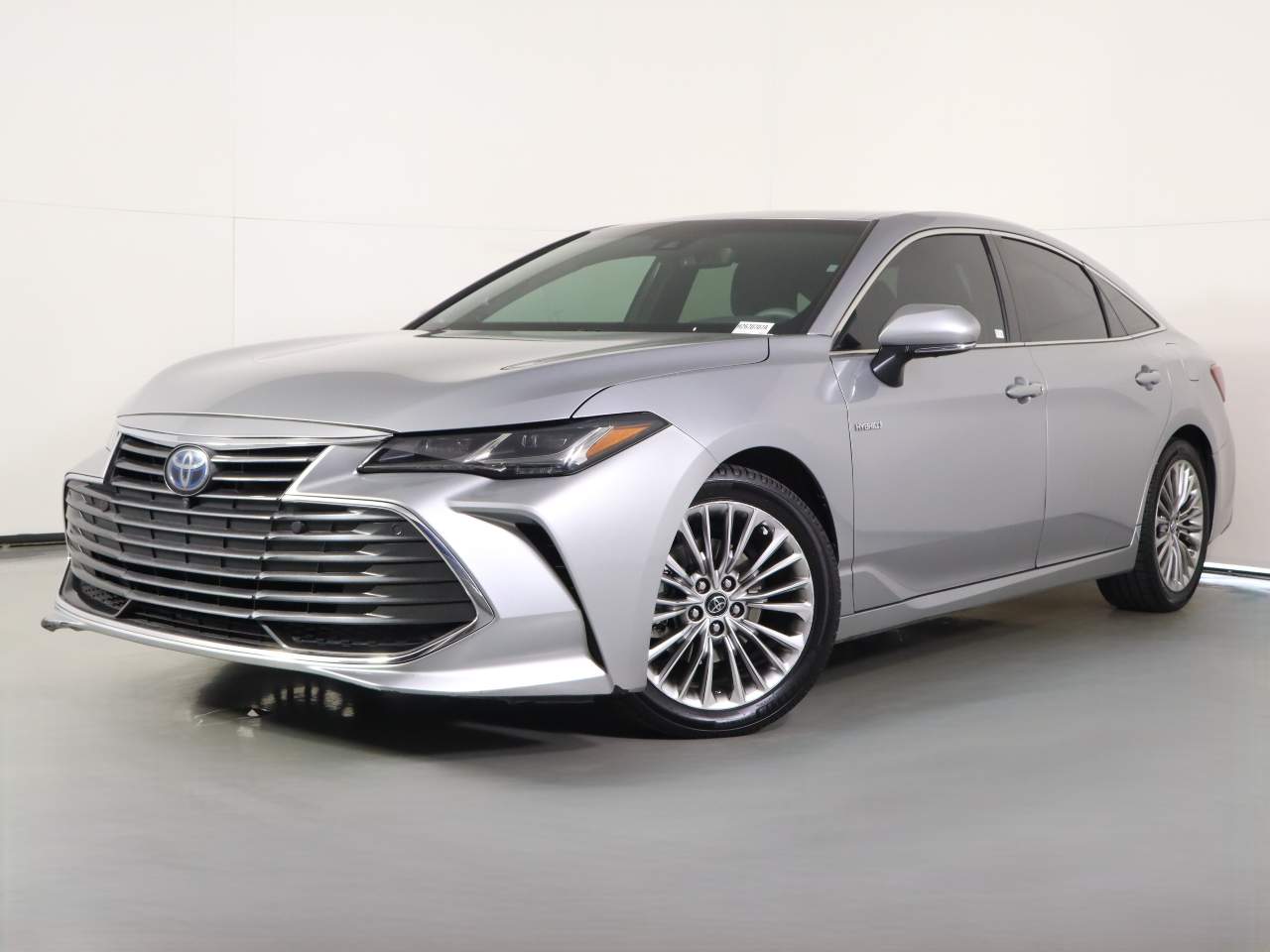 2019 Toyota Avalon Hybrid XLE