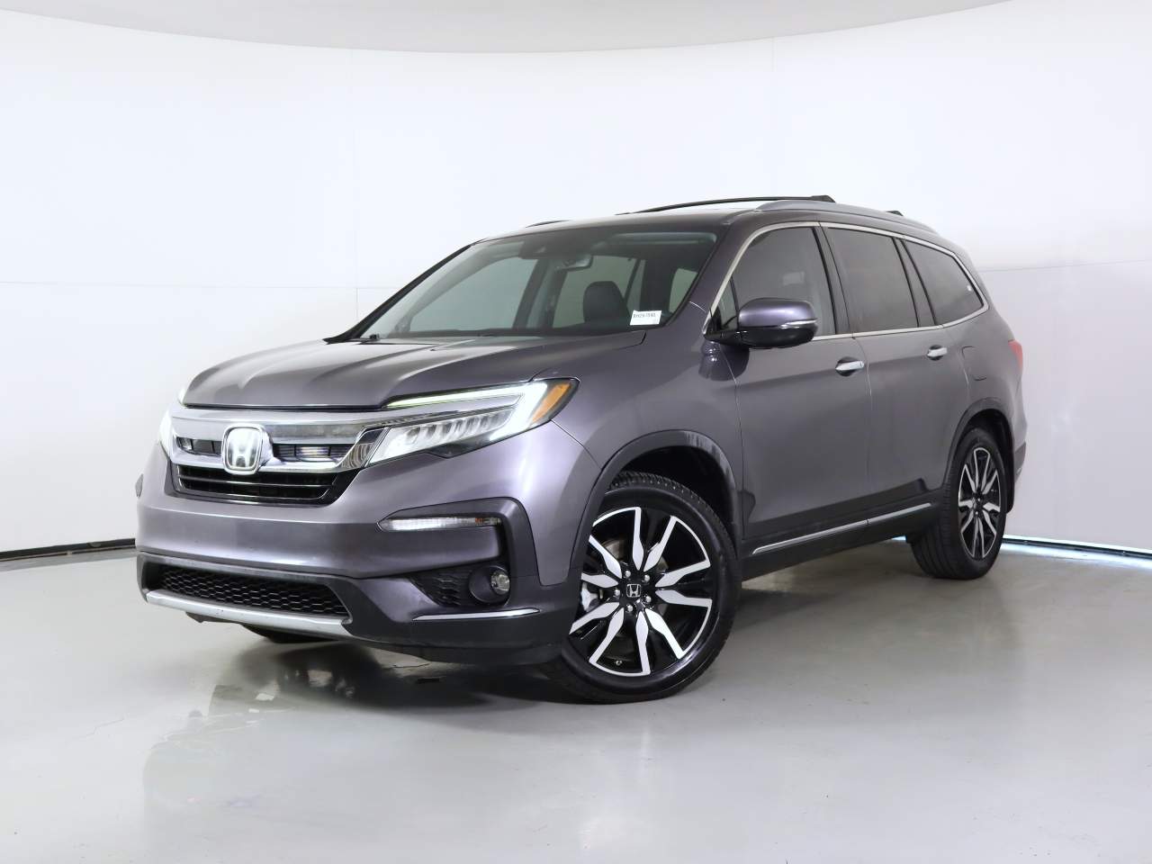 2019 Honda Pilot Touring w/Rear Captain's Chairs