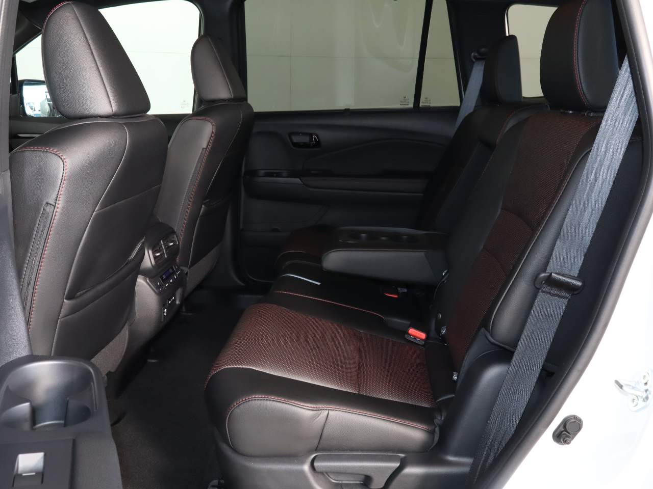 2025 Honda Passport Black Edition - Photo 15