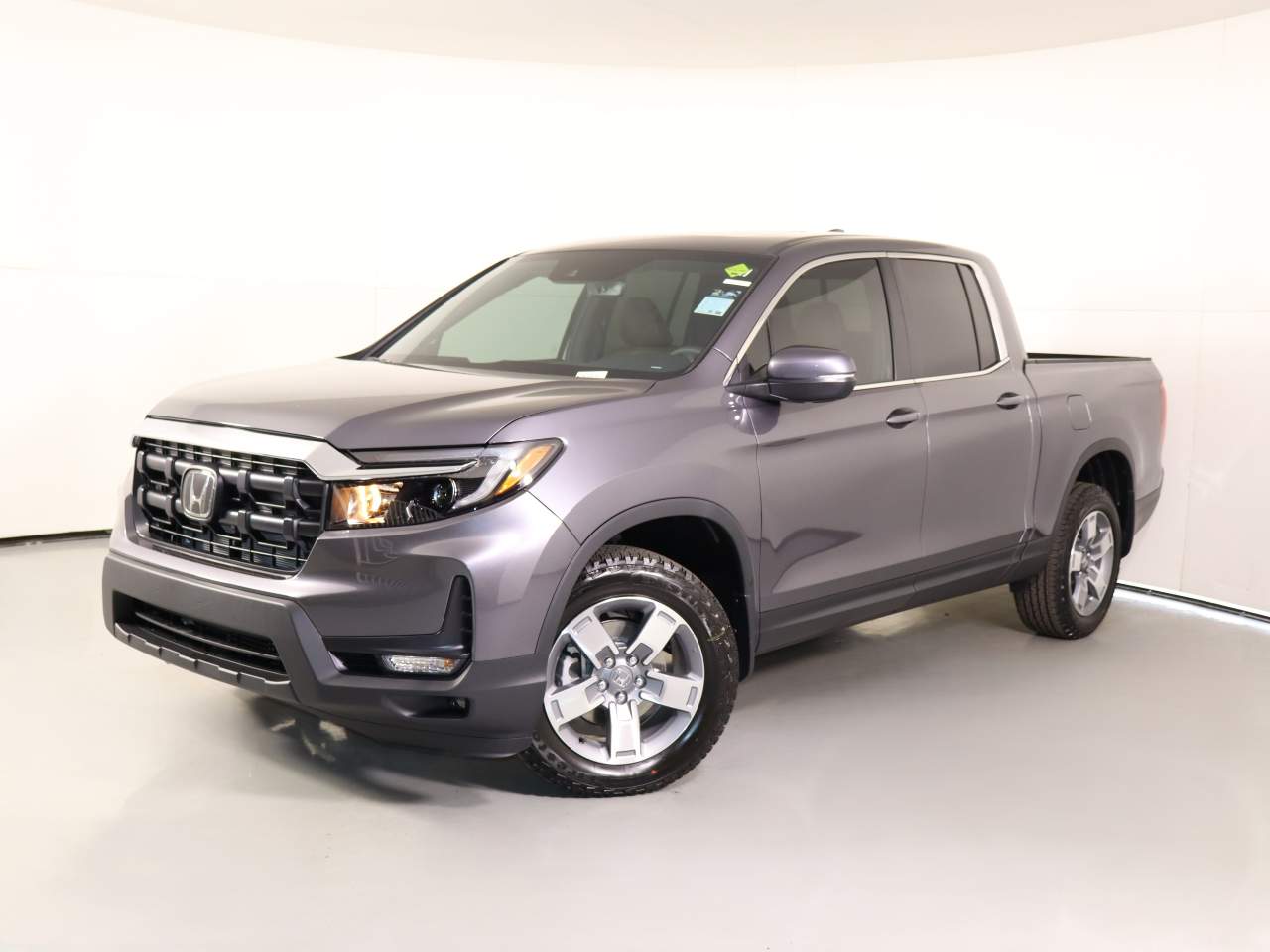 Gray (MODERN STEEL METALLIC) 2026 Honda Ridgeline RTL AWD Pickup Truck All-Wheel Drive 9-Speed Automatic