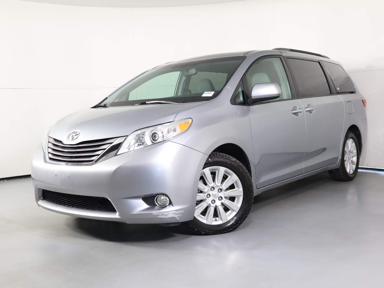 2015 Toyota Sienna XLE Premium 7-Passenger