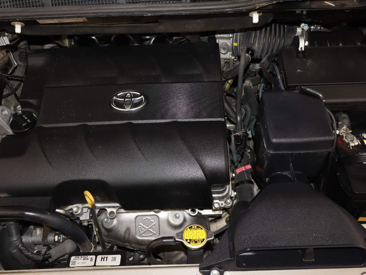 2015 Toyota Sienna LE 7-Passenger Auto Access Seat