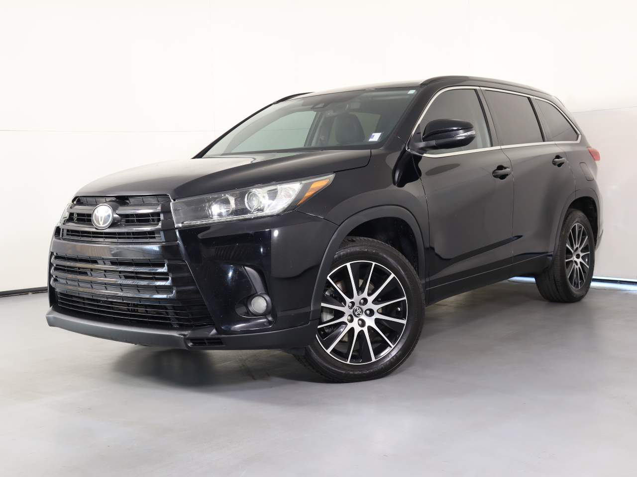 2017 Toyota Highlander SE