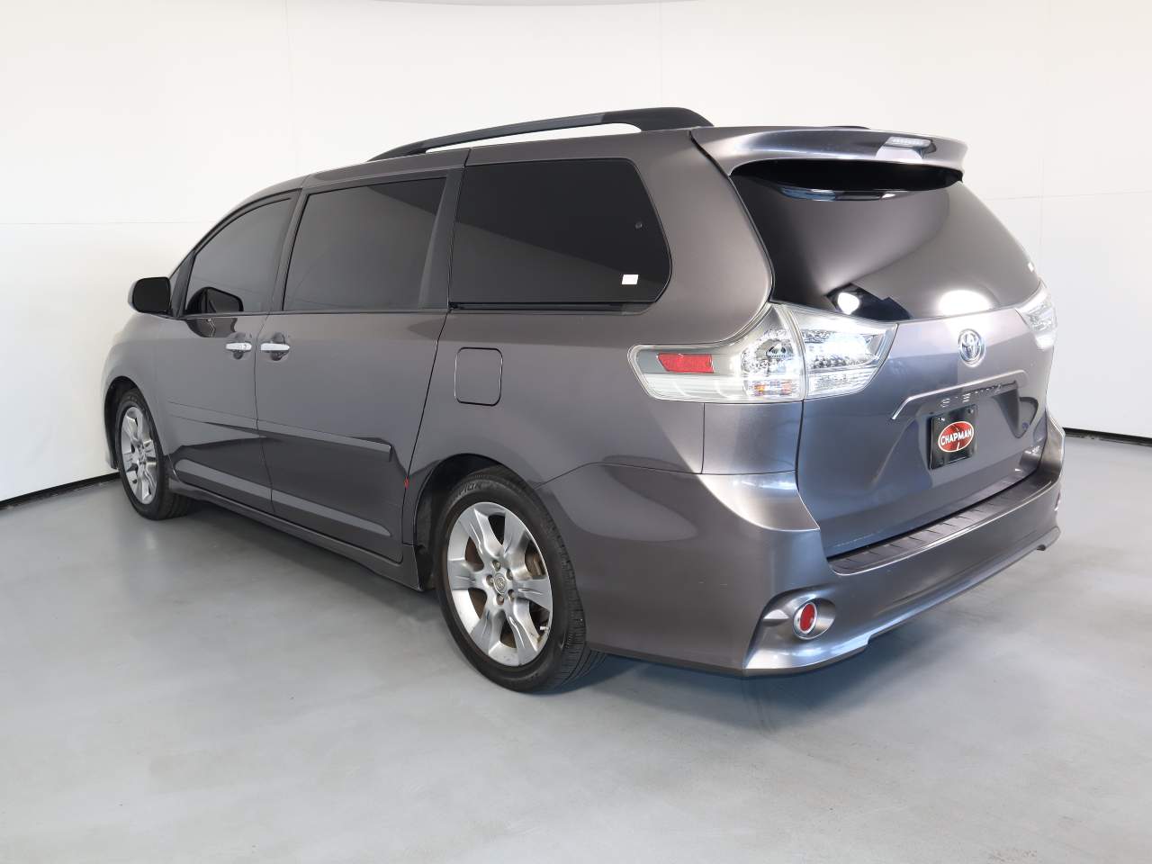 2013 Toyota Sienna SE 8-Passenger