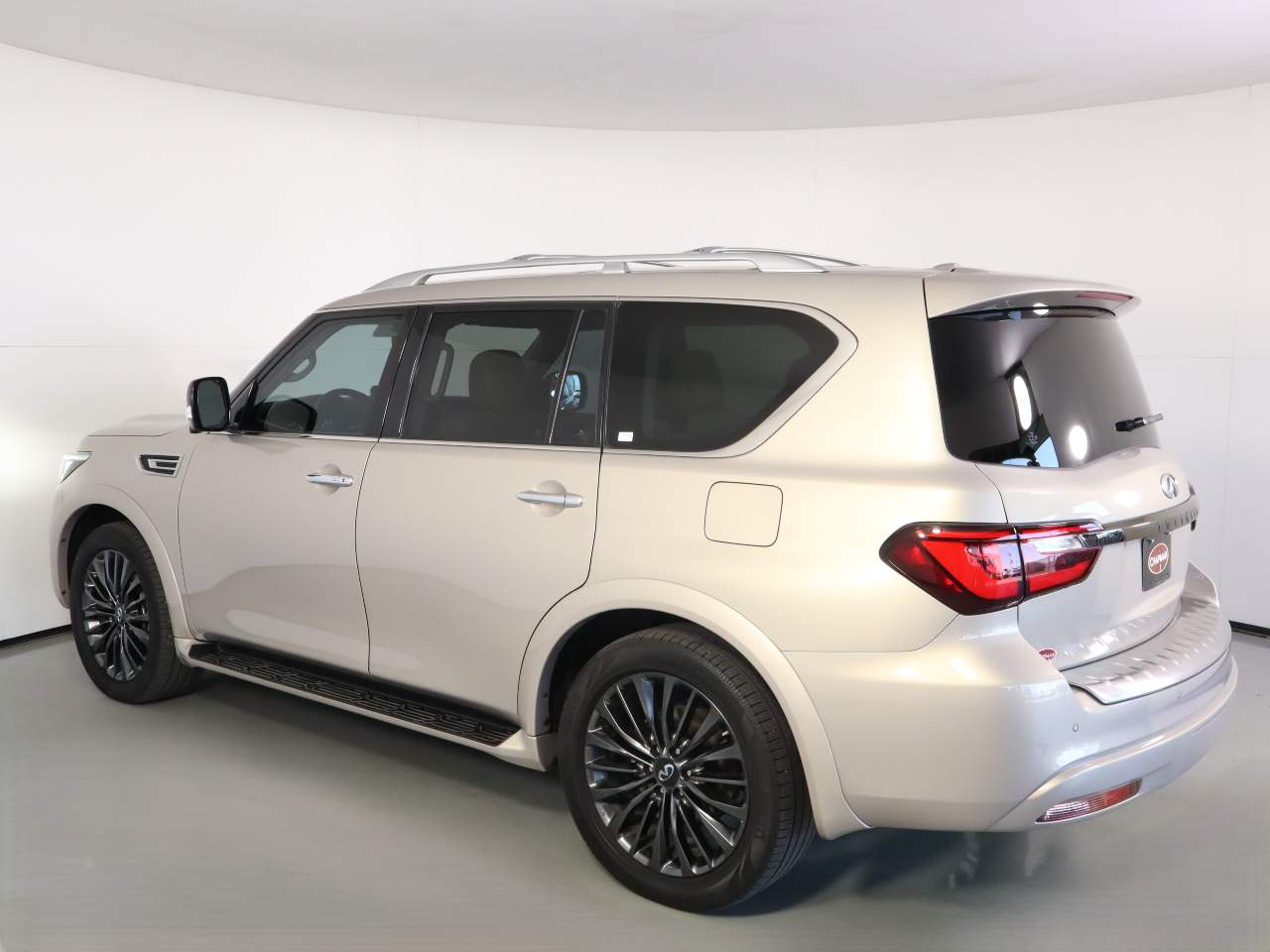 2022 INFINITI QX80 Luxe