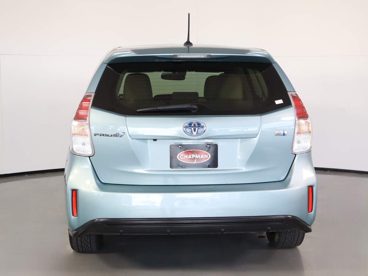 2017 Toyota Prius v Five