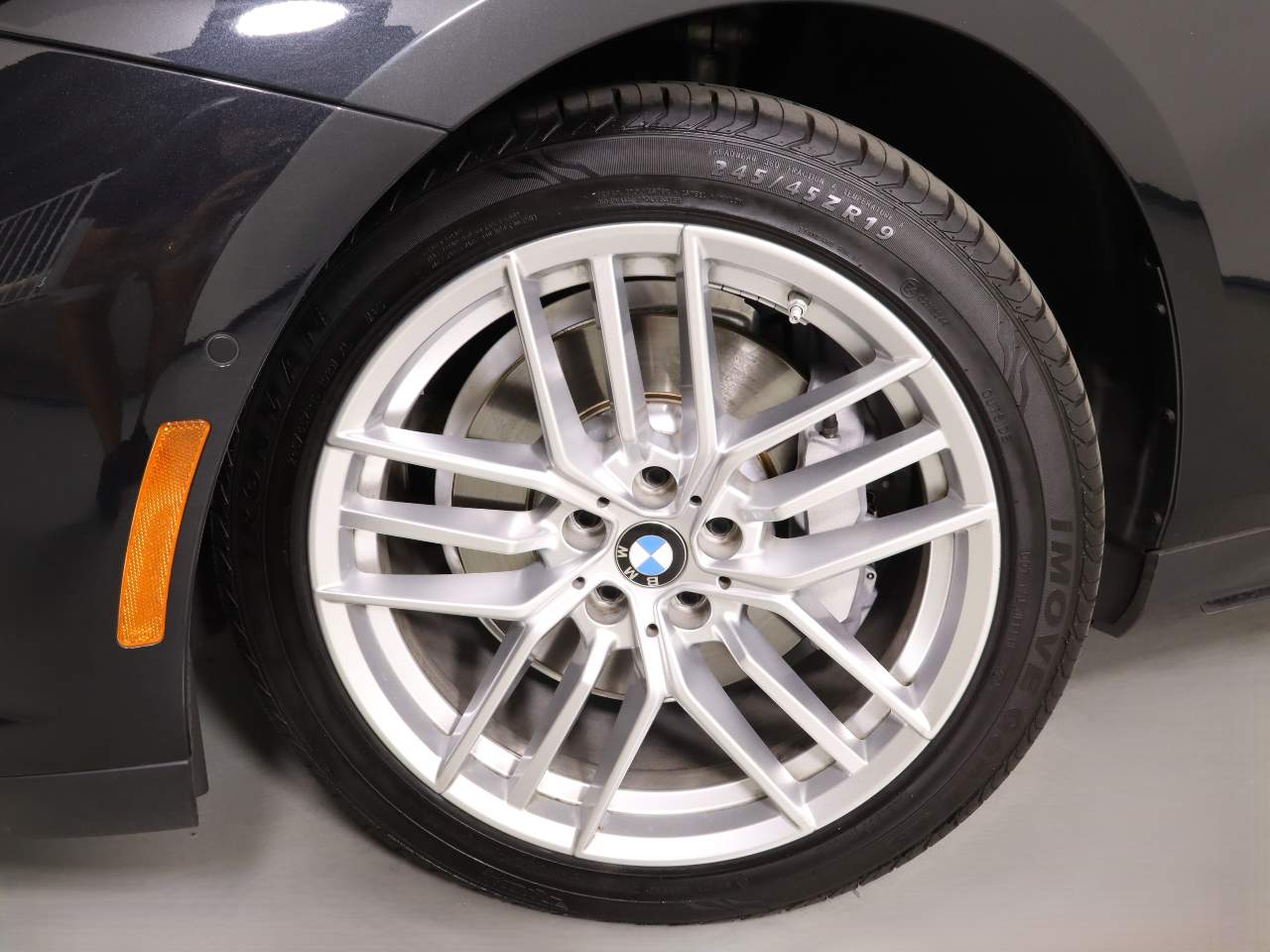 2025 BMW 5 Series 530i - Photo 7
