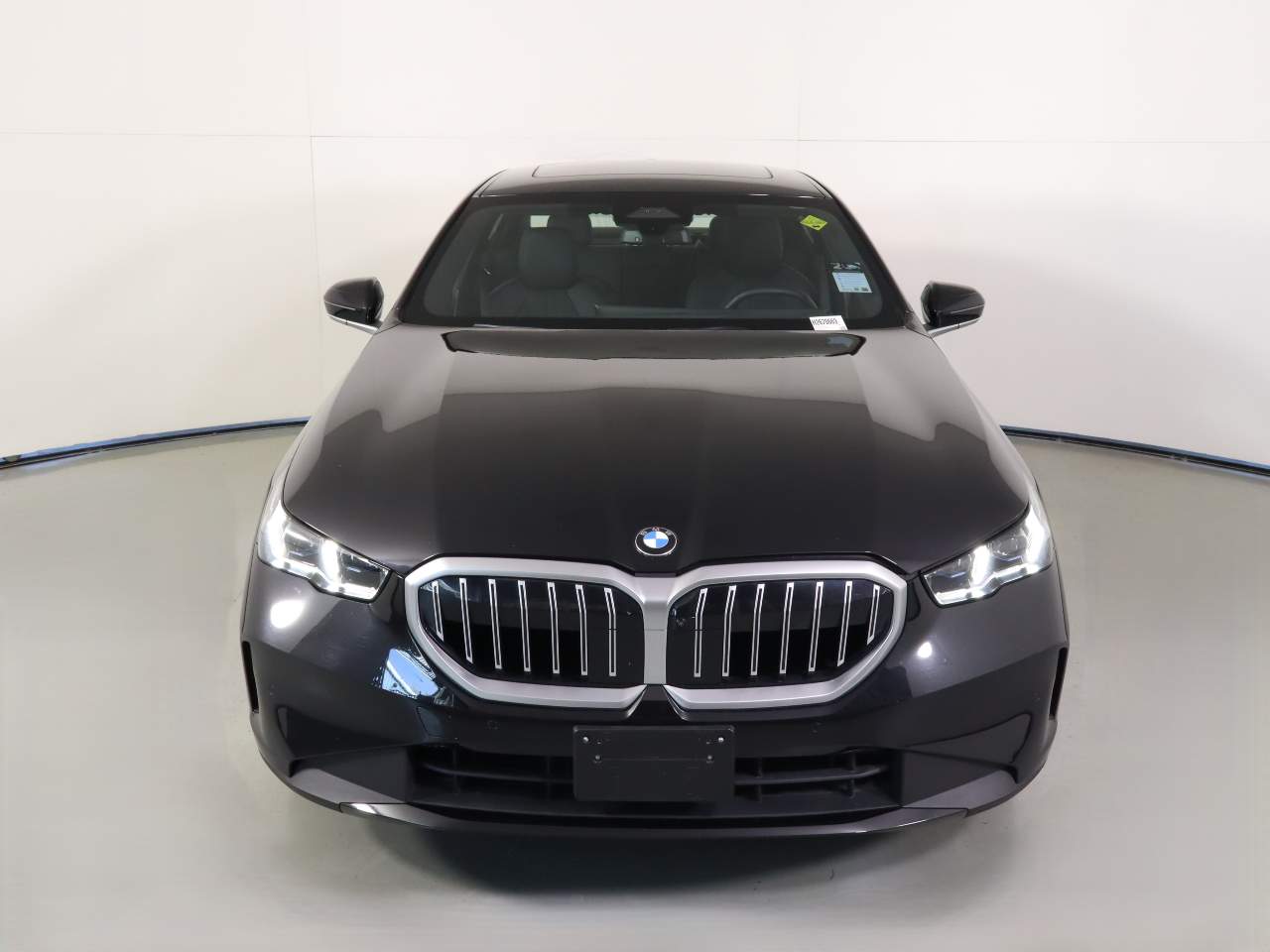 2025 BMW 5 Series 530i - Photo 6