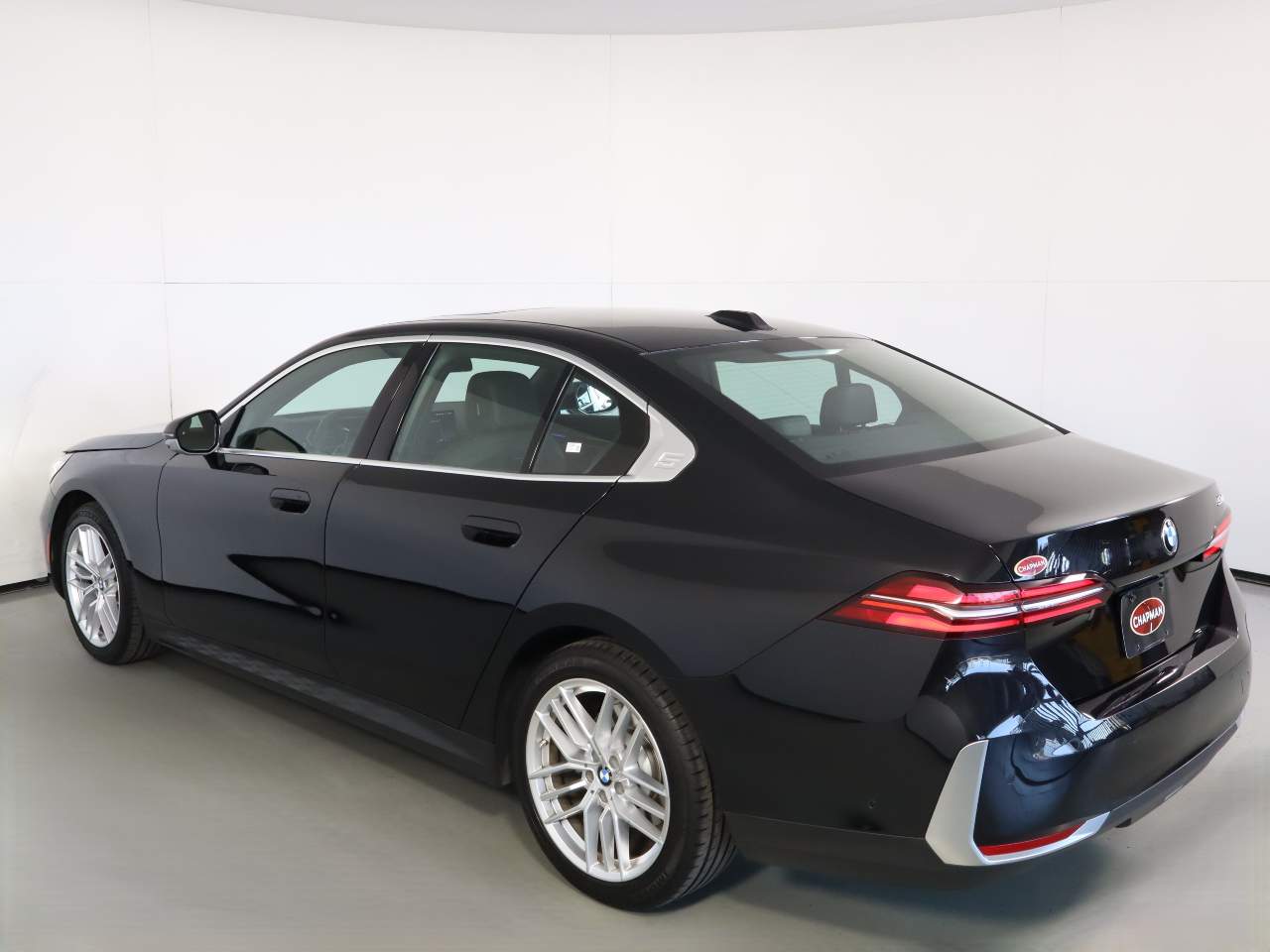 2025 BMW 5-Series 530i