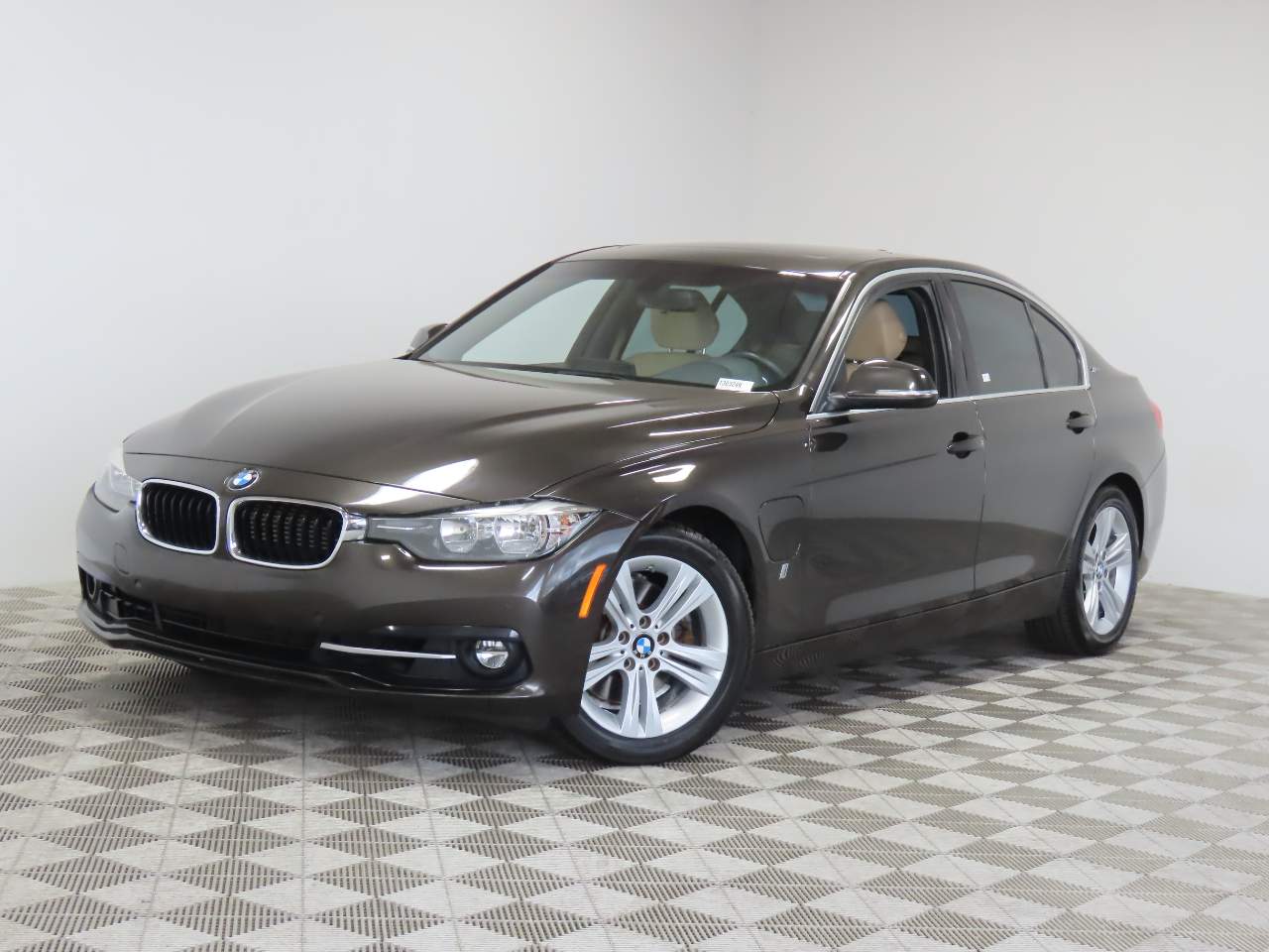 2017 BMW 3-Series 330e iPerformance
