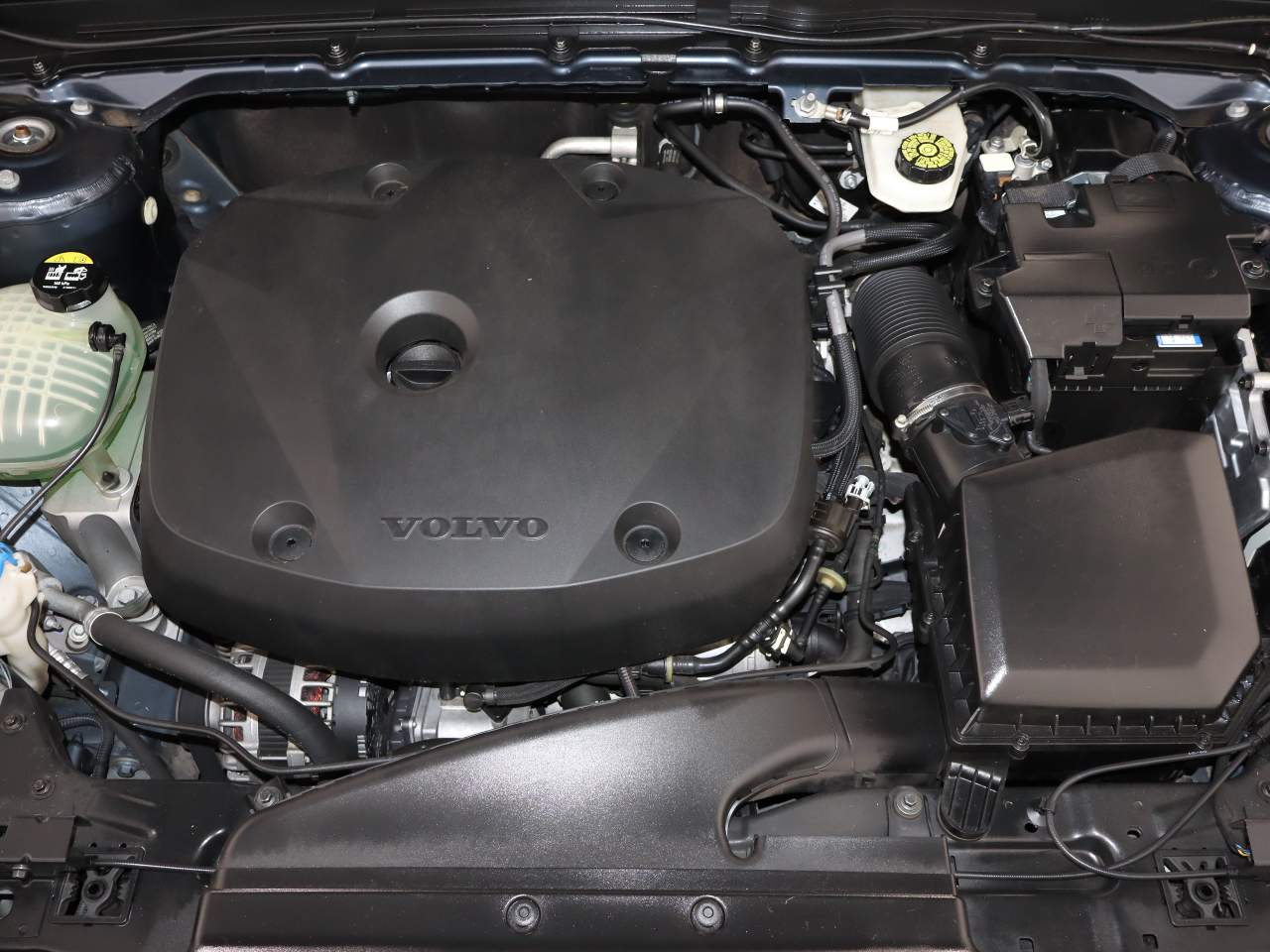 2021 Volvo XC40 T4 Momentum