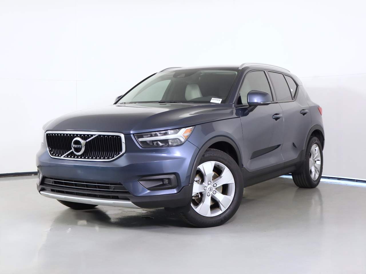 2021 Volvo XC40 T4 Momentum