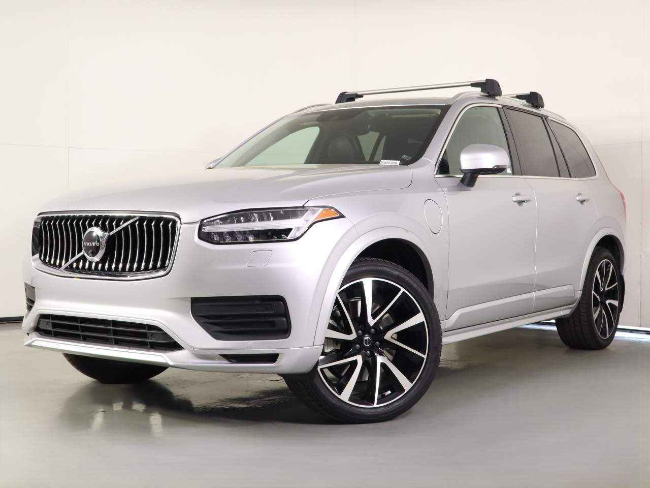 2020 Volvo XC90 T8 eAWD Momentum 6-Passenger