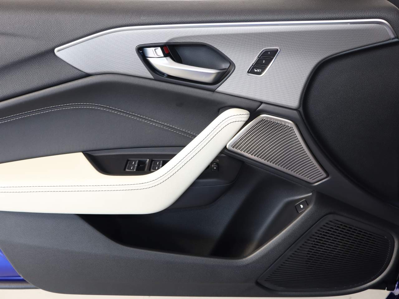 2025 Acura TLX A-Spec Package - Photo 9