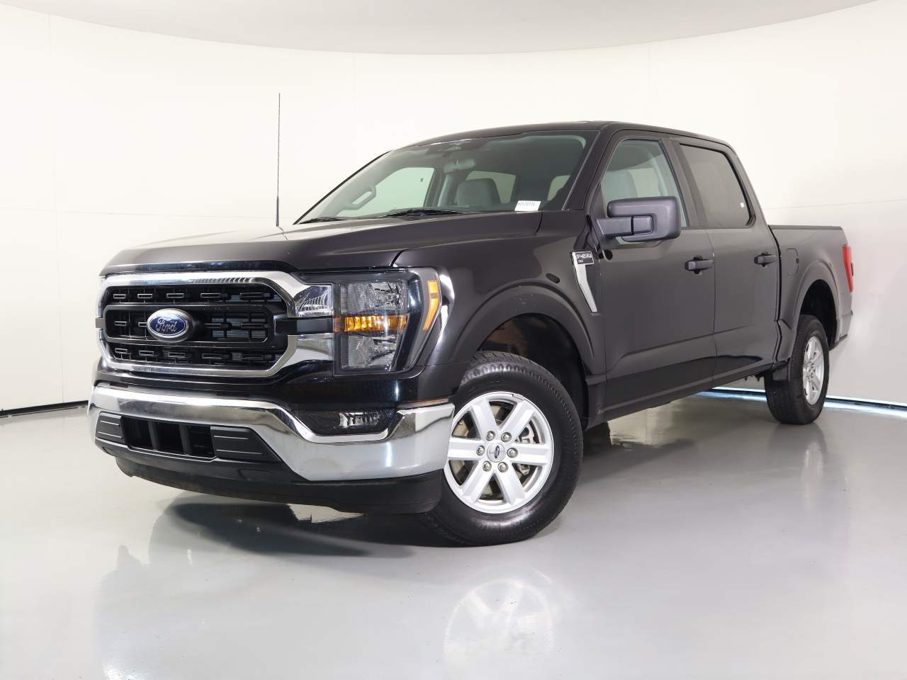 2023 Ford F-150 XLT Crew Cab