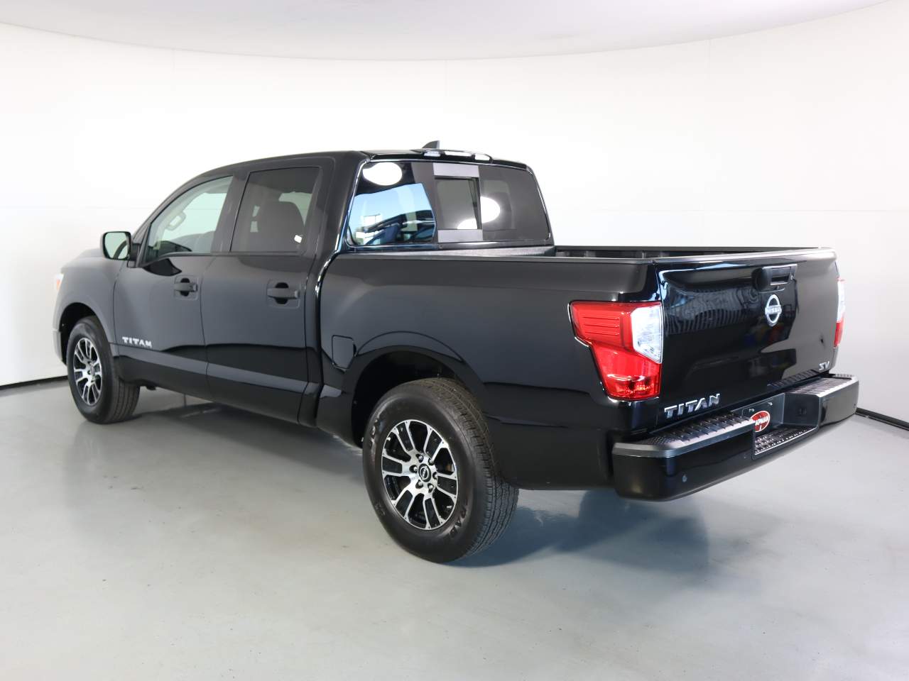 2023 Nissan Titan SV Crew Cab