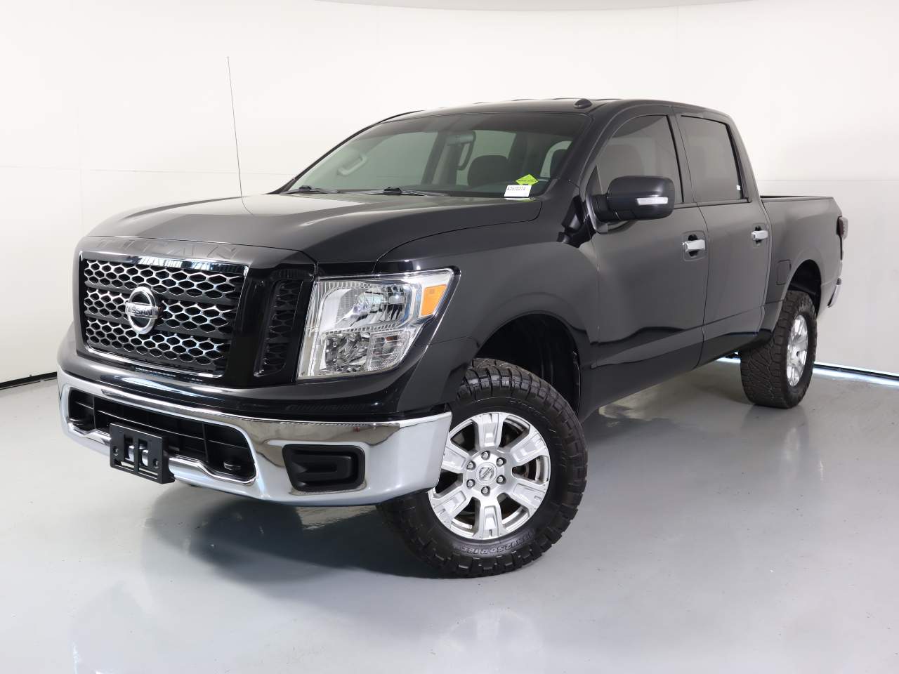 2019 Nissan Titan SV Crew Cab