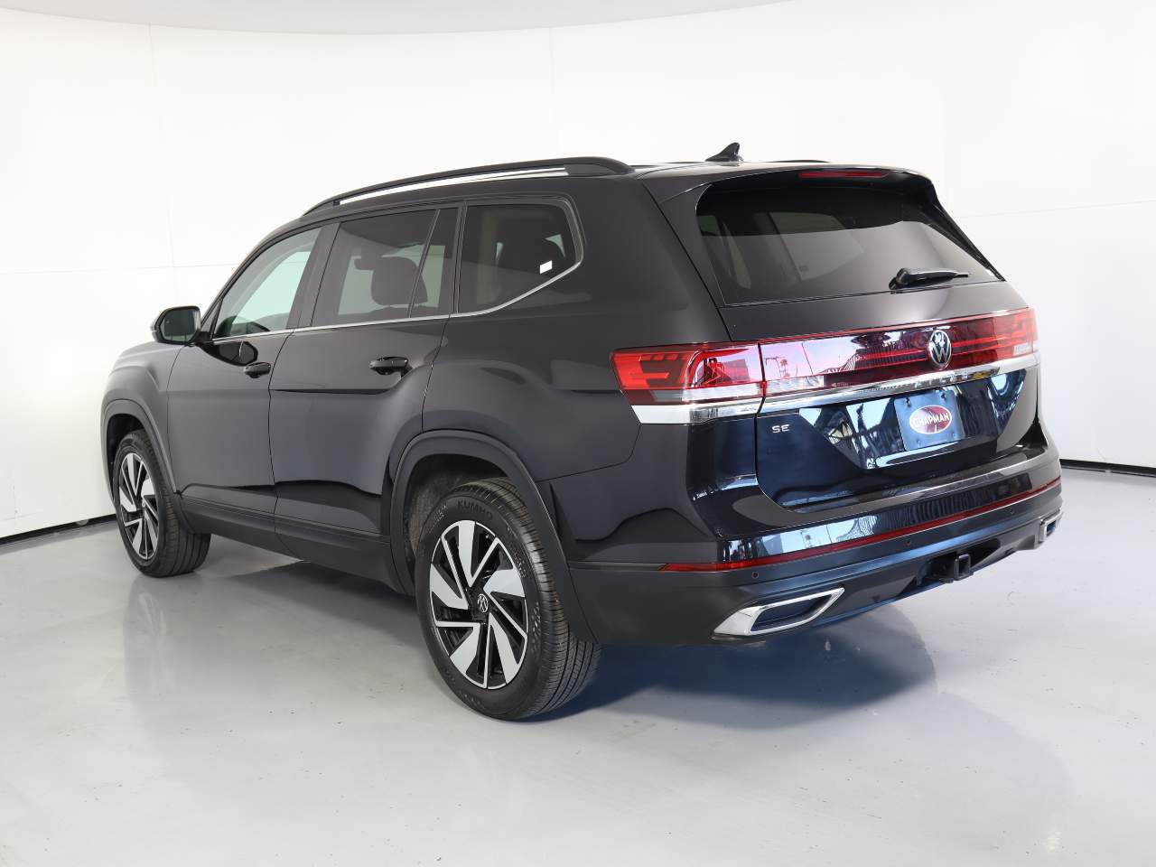 Used 2024 Volkswagen Atlas SE w/Tech with VIN 1V2WR2CA3RC528254 for sale in Tucson, AZ