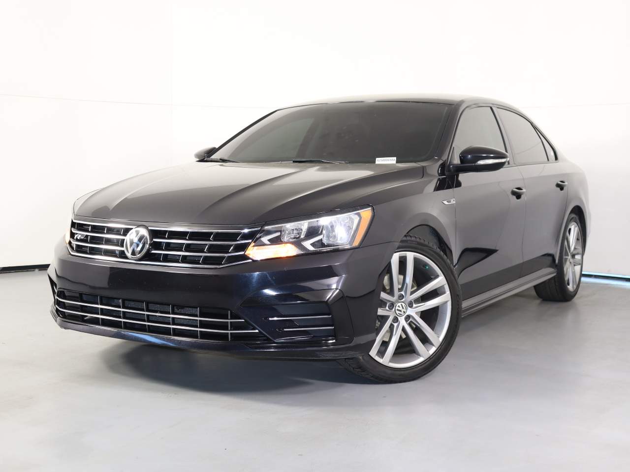 2018 Volkswagen Passat 2.0T R-Line