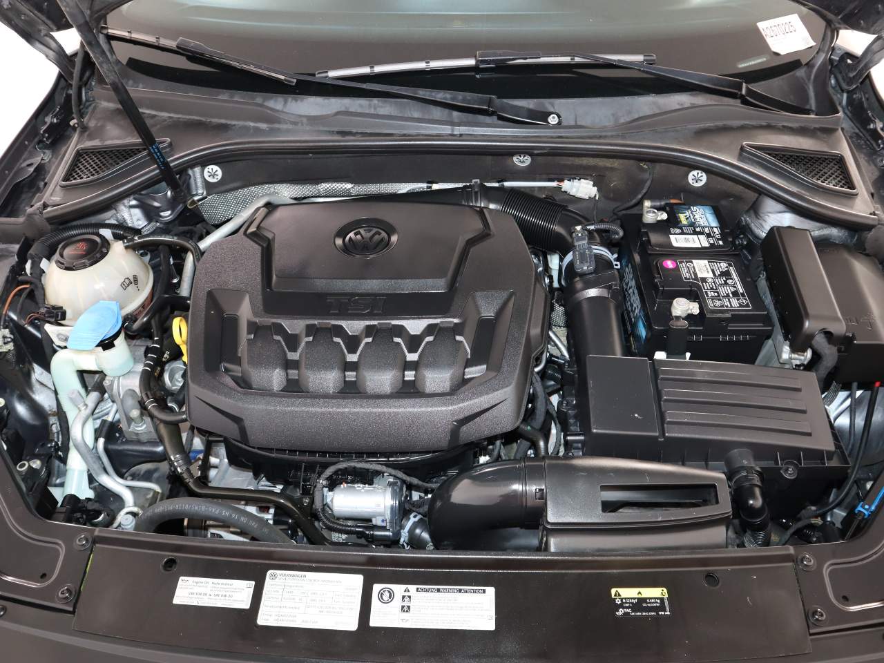 2018 Volkswagen Passat 2.0T R-Line
