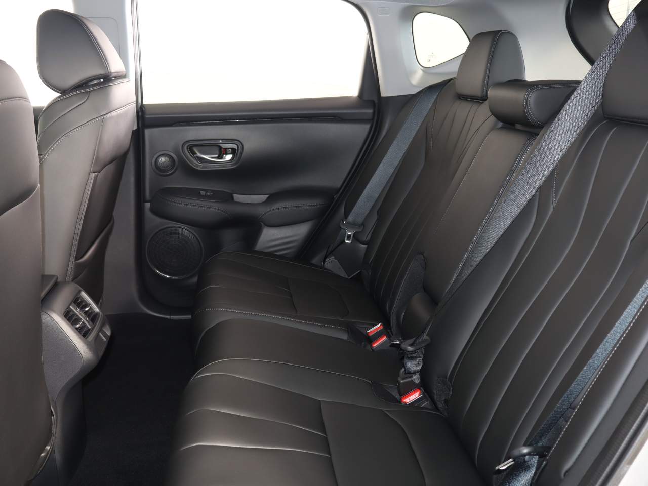 2025 Acura ADX Base - Photo 12