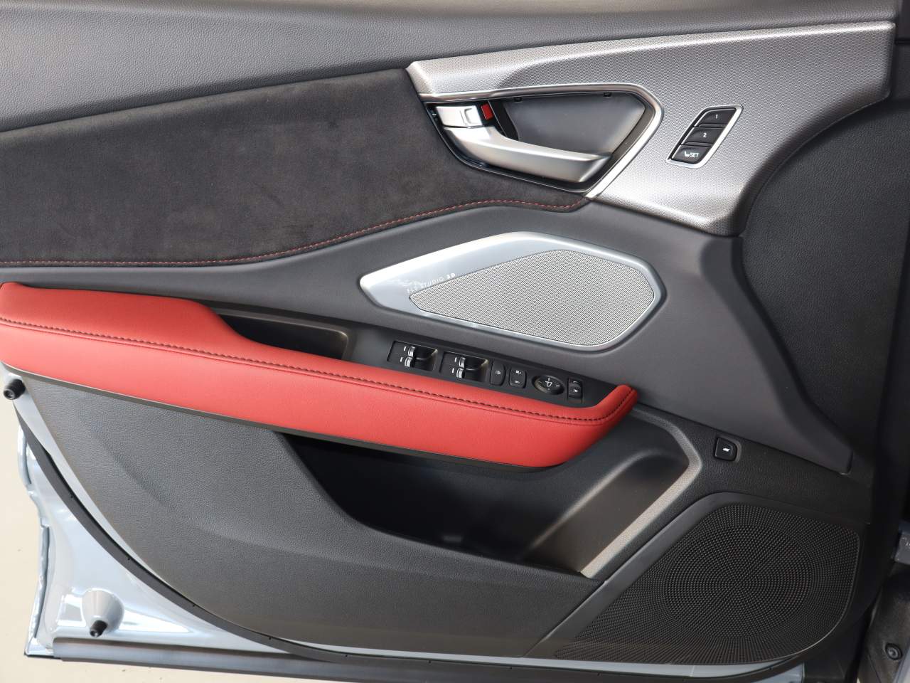 2025 Acura RDX A-Spec Package - Photo 9