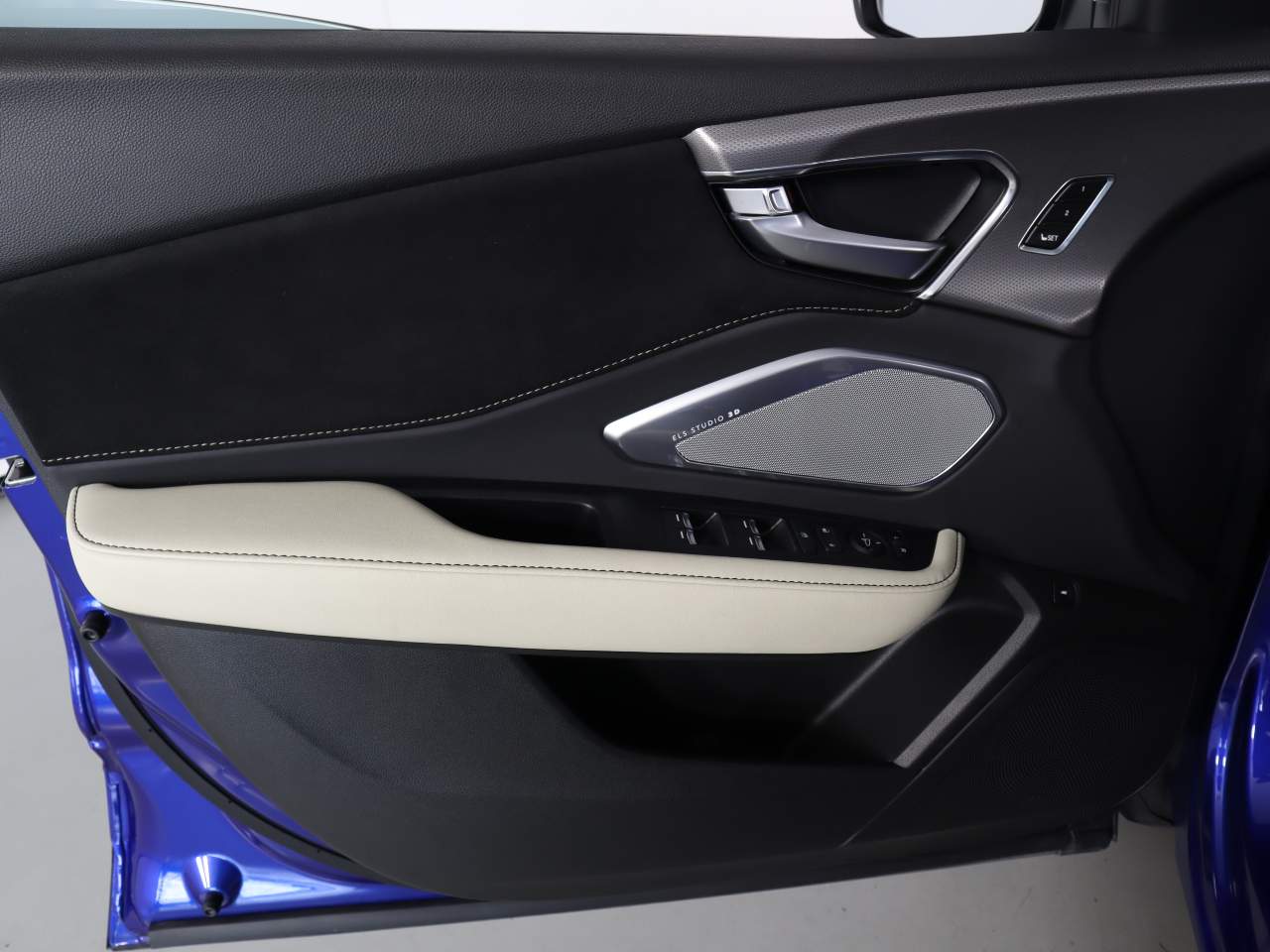 2025 Acura RDX A-Spec Package - Photo 18