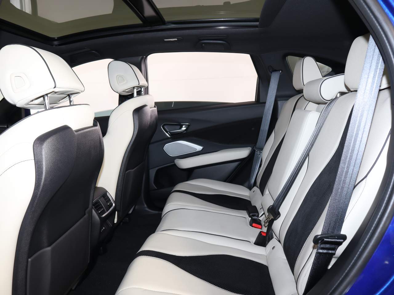 2025 Acura RDX A-Spec Package - Photo 15
