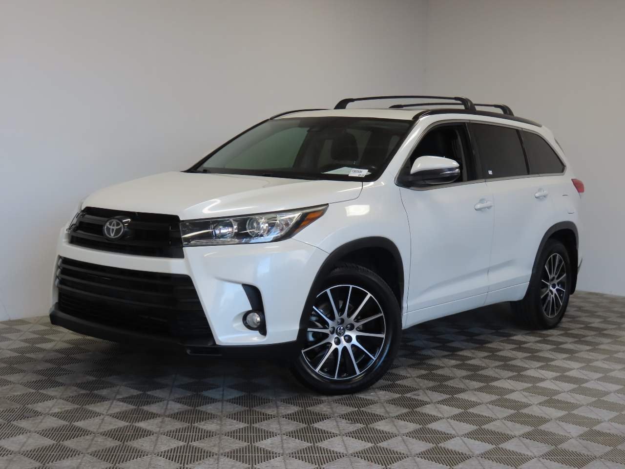 2017 Toyota Highlander SE