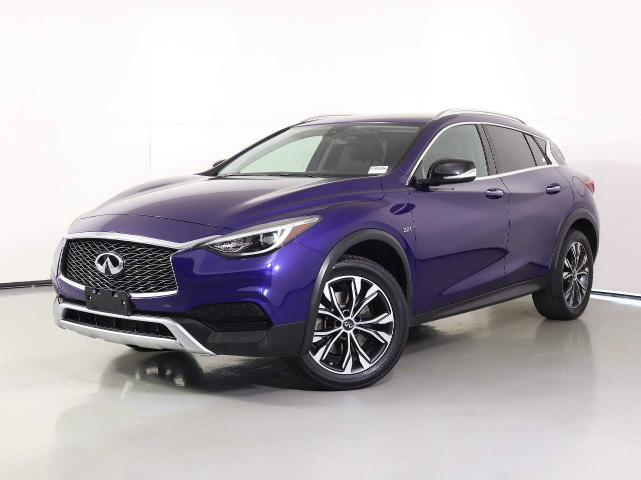 2018 INFINITI QX30 Luxury