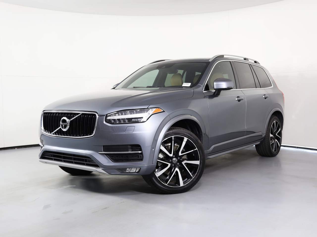 2018 Volvo XC90 T6 Momentum