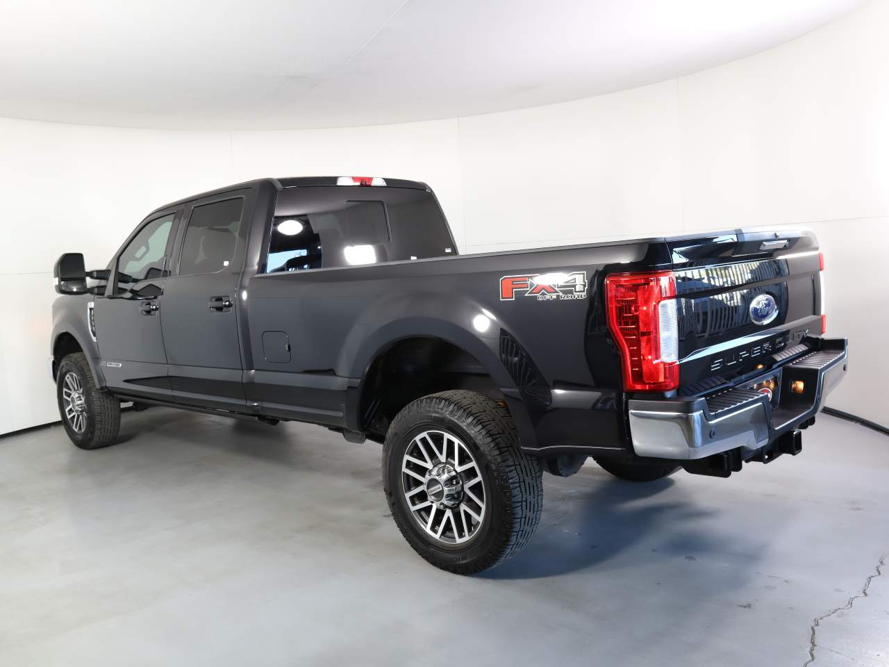 2019 Ford F-350 Super Duty Lariat Crew Cab