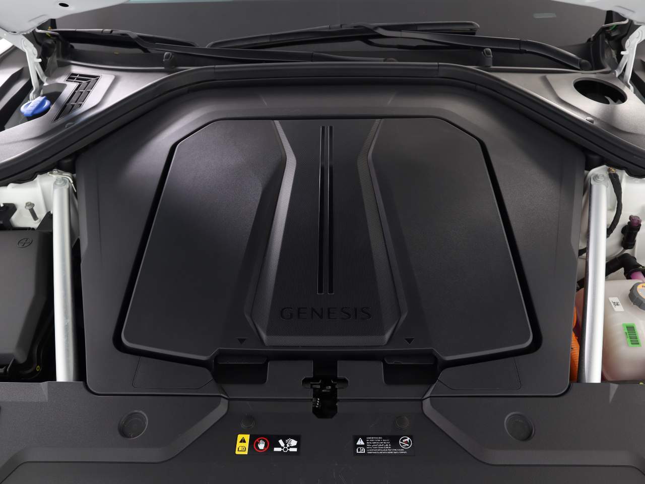 2025 Genesis Electrified GV70 Advanced